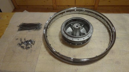 Vorderrad: Fertig zum Einspeichen